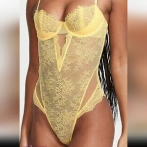 Victoria's Secret Soft Yellow Lingerie Nwot.